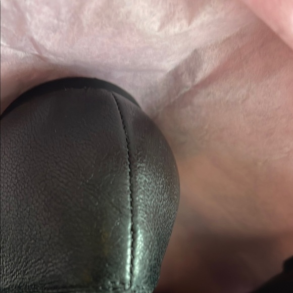 Alexander McQueen Black Flats with Jeweled Gold Skull Detail. Like New - Picture 9 of 10